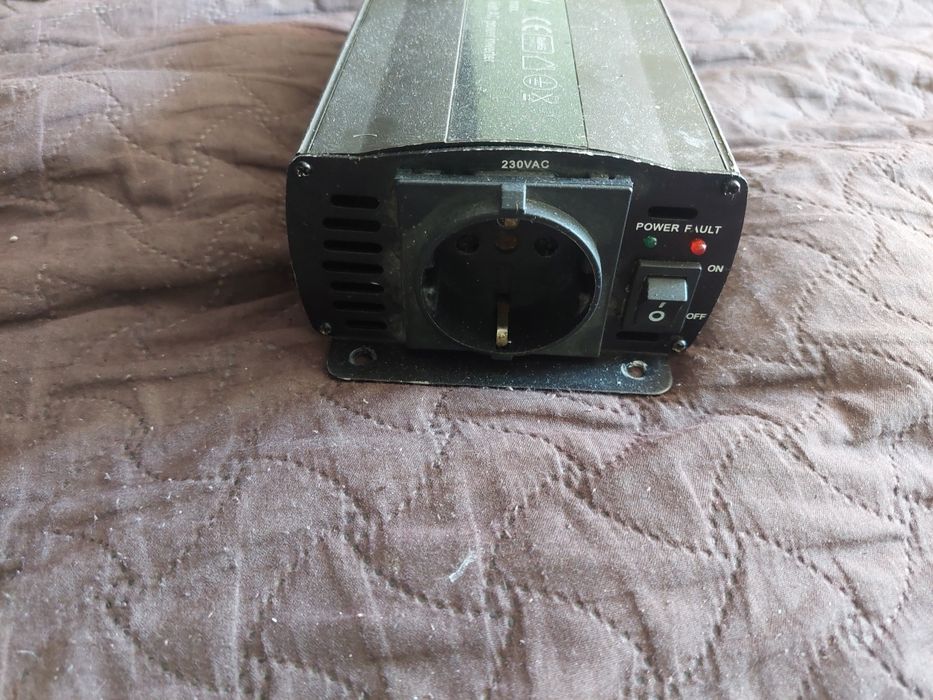 Inverter 12 volti 220 volti.