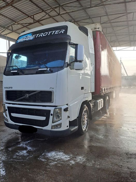 Yuk mashinalari fohishalarni sikishmoqda (foto)