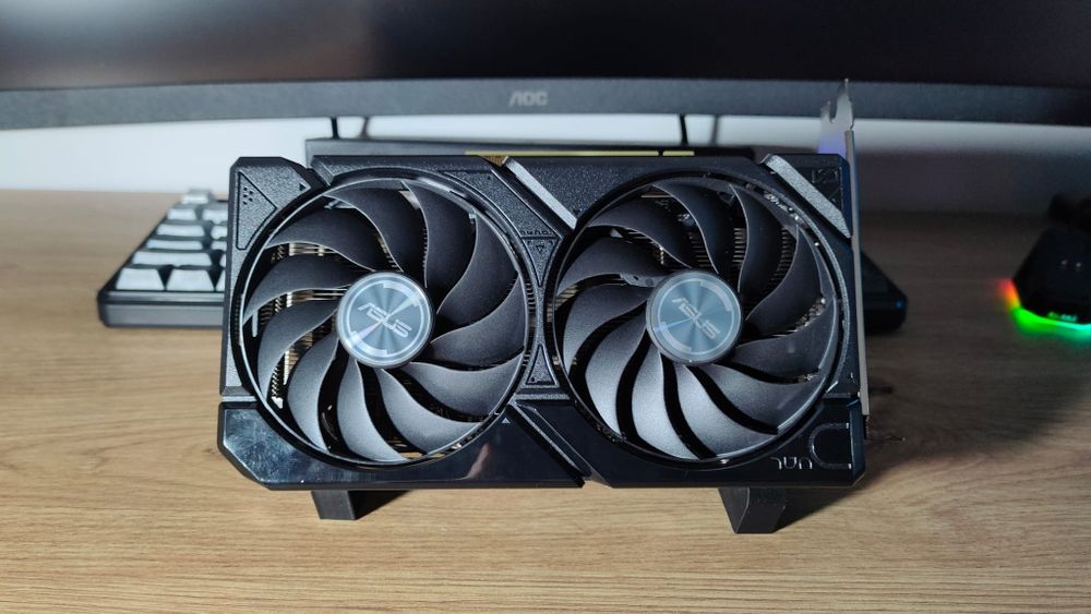 Placa video - ASUS Dual Radeon RX9060XT 8Gb