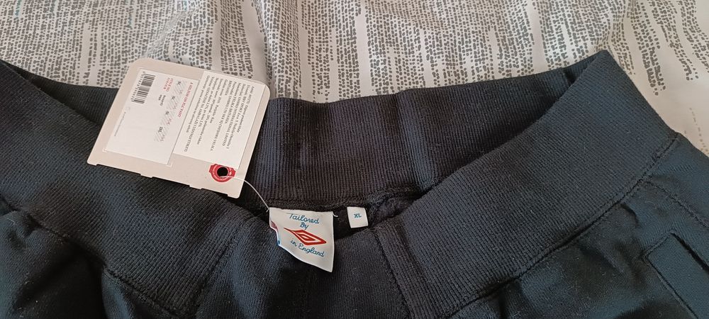 Ново долнище Umbro