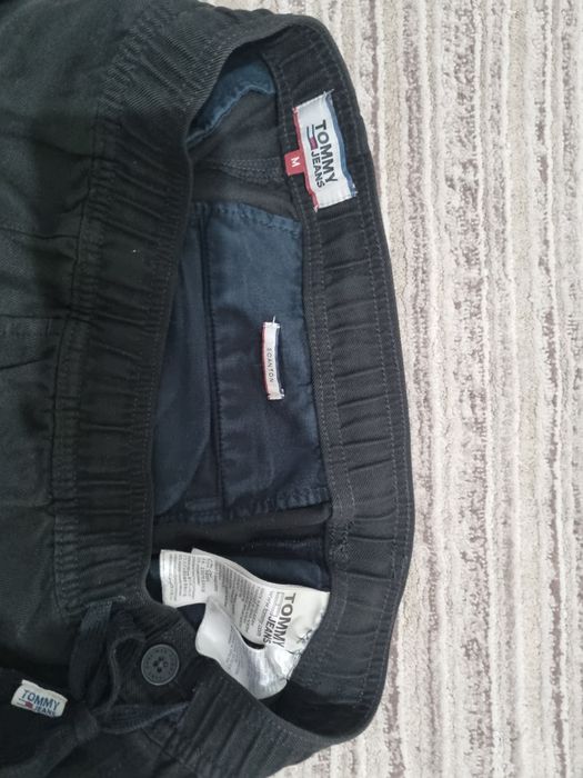 Vand pantaloni Tommy Hilfiger