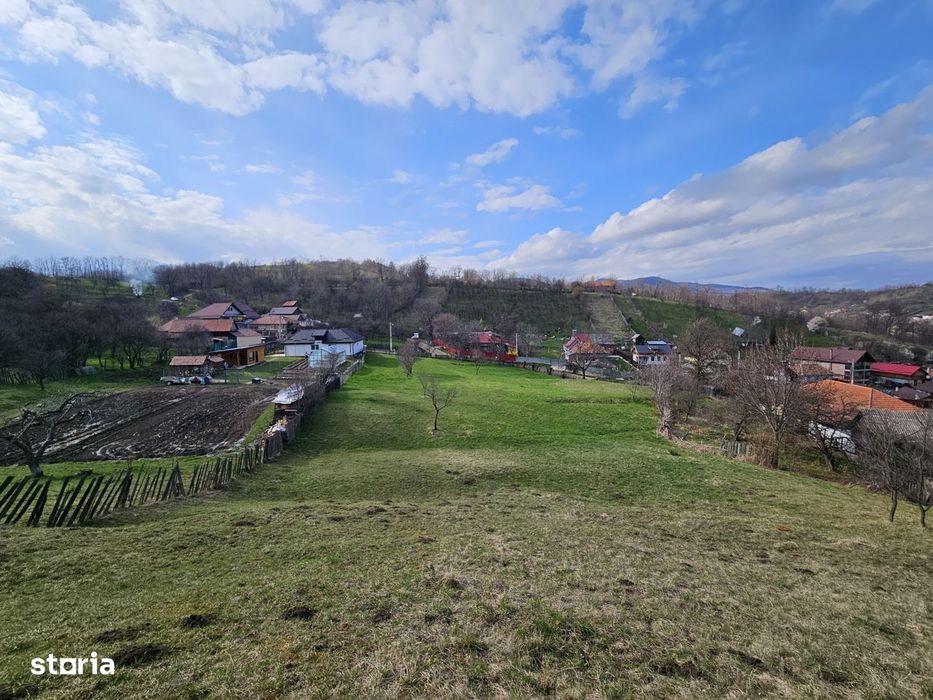Teren intravilan Comanesti Bacau cu utilitati