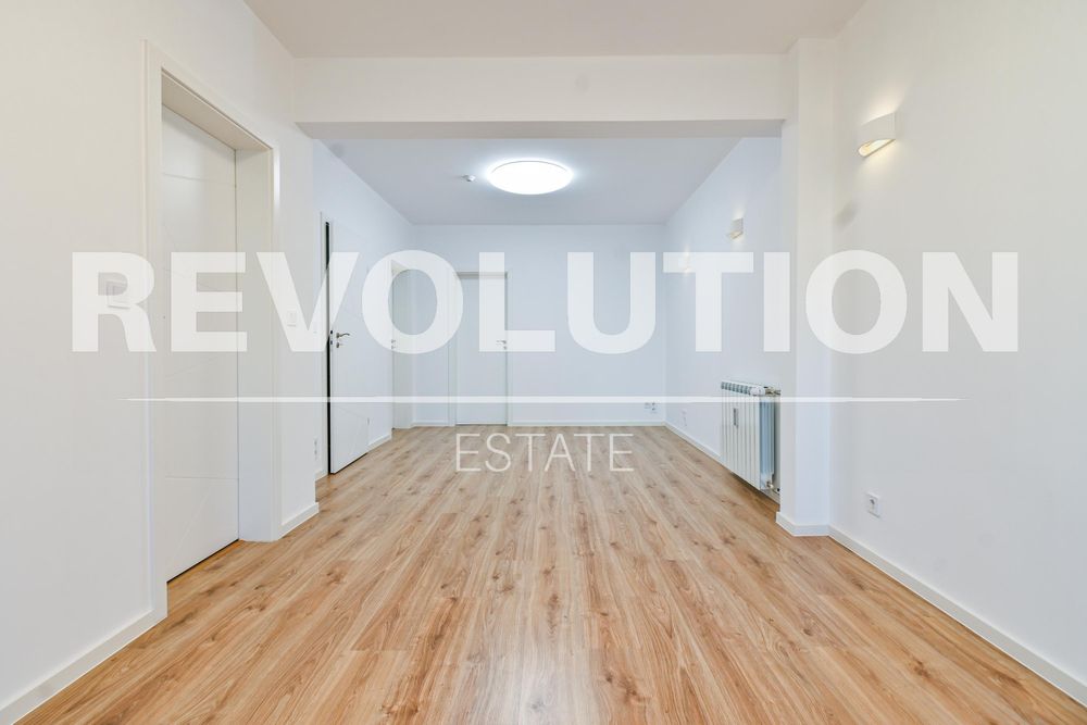 Дава се под наем Тристаен апартамент в София, Център - 80 кв.м за 900 € - Снимка #4