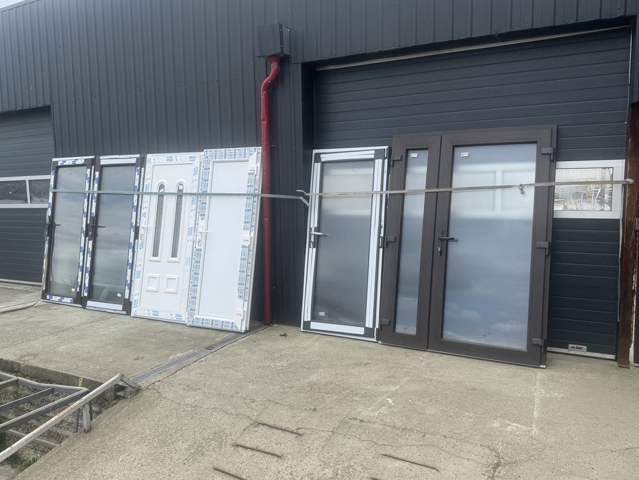 Usi si ferestre PVC din stoc - Disponibile imediat . Diferite marimi si culori .