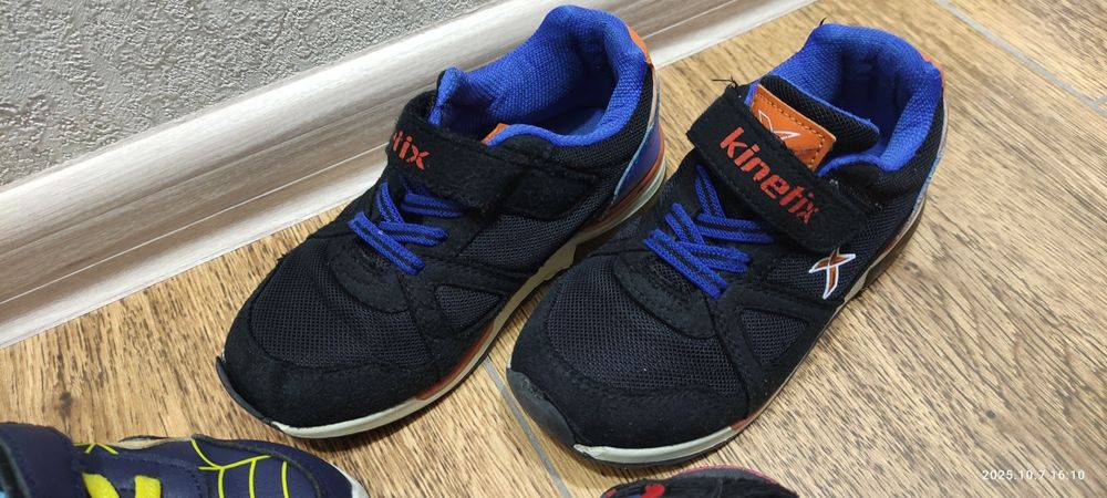 Детская обувь. Сапожки Ботинки кроссовки сандали