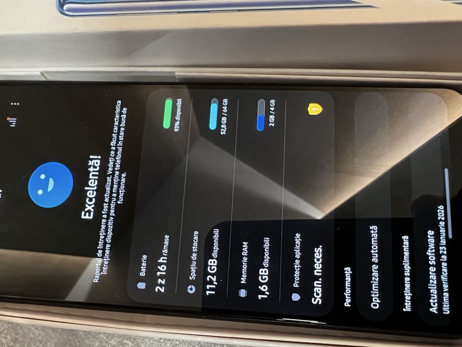 Samsung Galaxy S20 FE 5G, funcționează perfect.