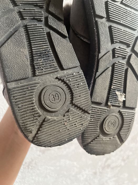 Женская обувь (ботинки)