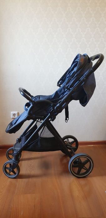продам детскую коляску