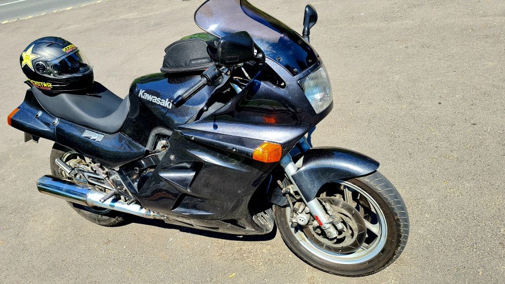 Kawasaki Ninja Gpz 1000 RX vehicul istoric