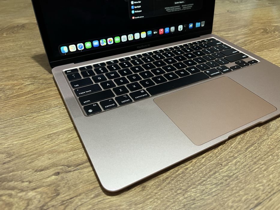 Macbook Air 13 2020 M1 8GB, 256GB SSD, 86% живот на батерията