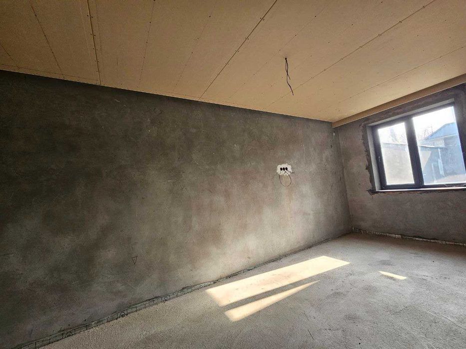 Сергели.Янги Хает. 3 сотихда 4 хонали  уй коробка холатида сотаман .