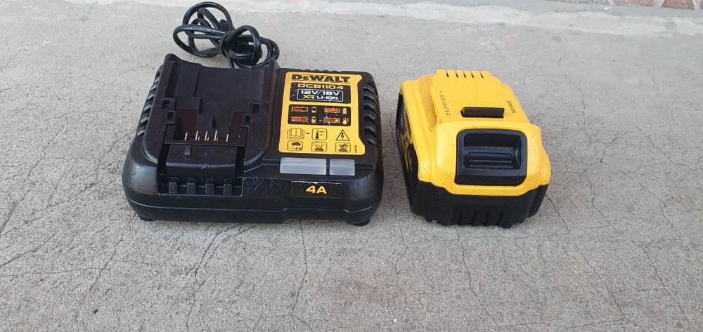 Incarcator și baterie dewalt. 5.AH.18 v.