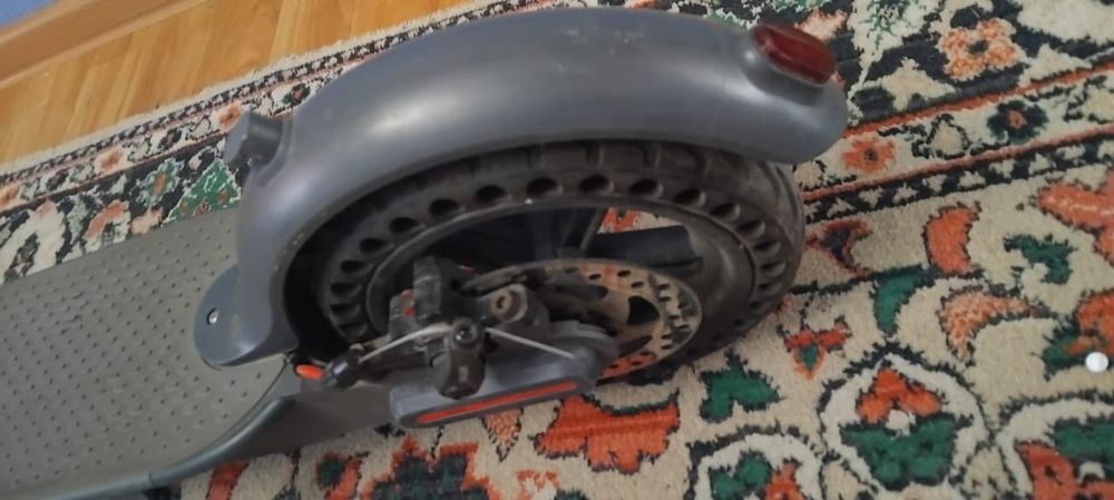 Электро самокат  в хорошем состоянии