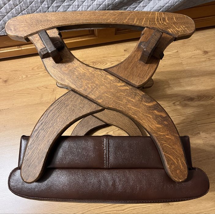 Античен люлеещ се стол