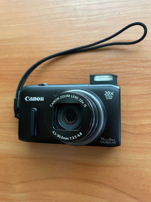 Фотоапарат Canon PowerShot SX260HS перфектно състояние