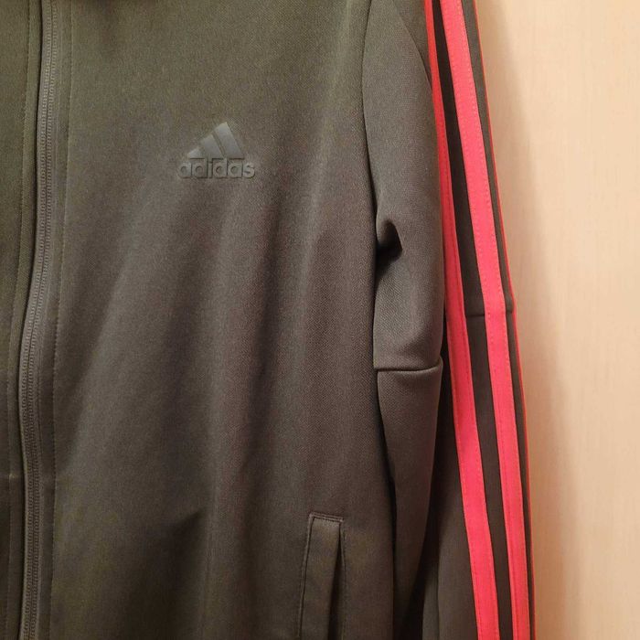 Адидас/Adidas чисто нова горница