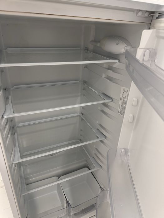 продается холодильник