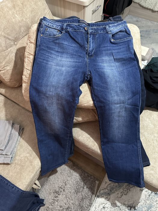 Продам джинсы и штаны.