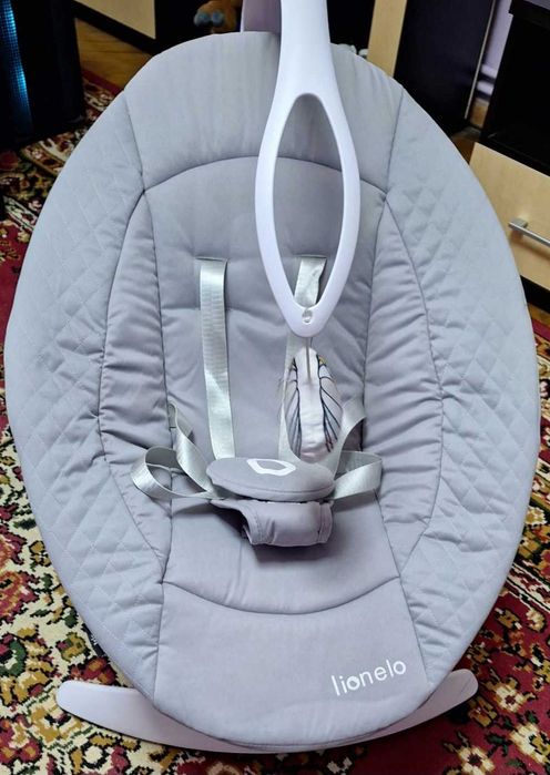Balansoar electric pentru bebeluși.