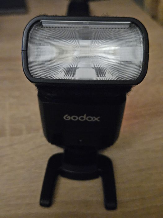Godox TT350c - bliț mic și ușor pentru aparate Canon