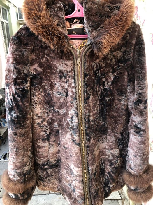 Шубка тёплая тёплая,на молнии