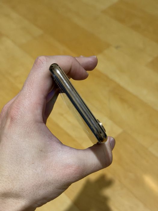 iphone XS золотистый цвет