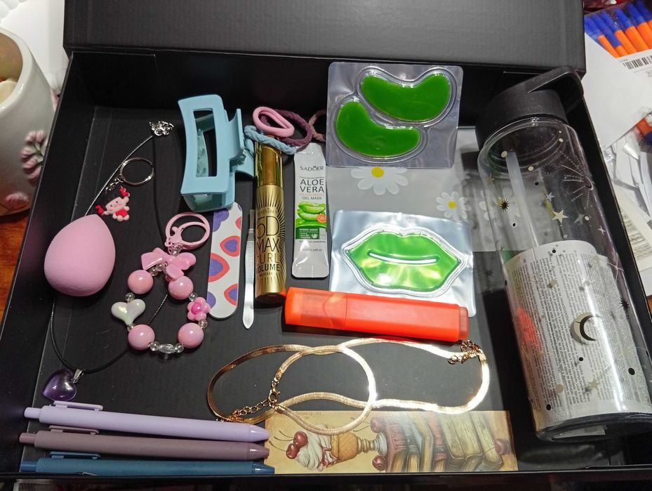 Комплект козметика с колиета шнола за коса