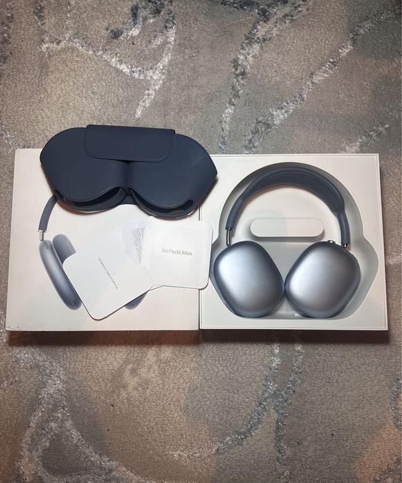 AirPods Max 2.