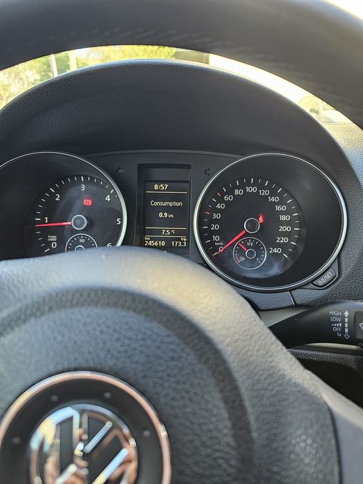 VOLKSWAGEN Golf 2011 — imagine 5