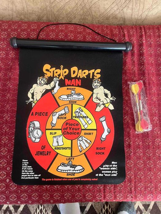 забавление за двойки - покер, стрип дартс, престилка и звънче за кекс