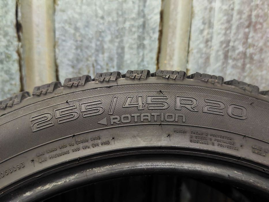 Nokian tyres (255/45 R20)