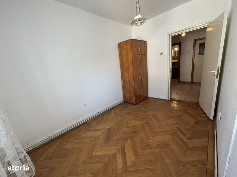 Apartament 3 camere zona Livada Postei