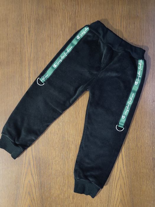 Продам джинсы на мальчика