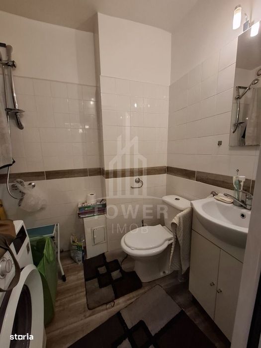 Apartament 4 camere -etaj 1, zona V. Aron
