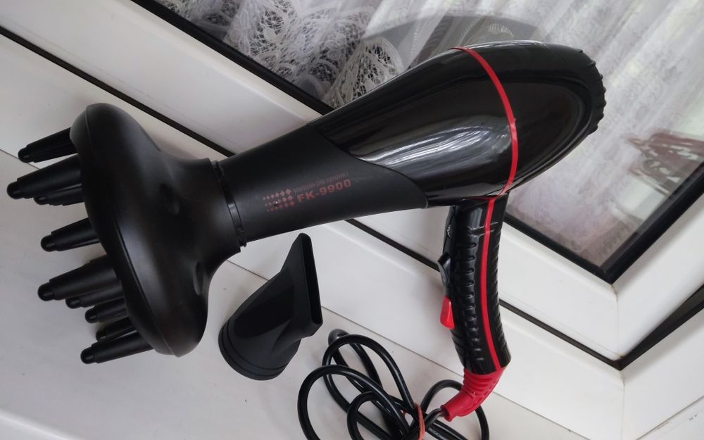Фен для волос с насадками