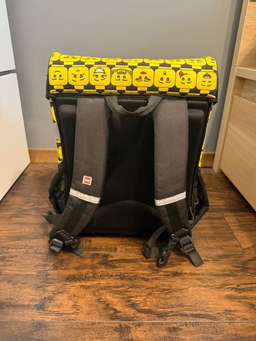 Lego ghiozdan impecabil