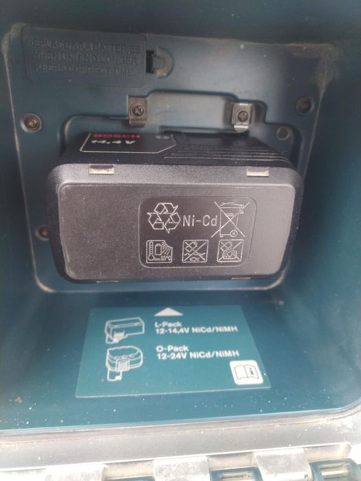 Зарядно/Радио GML 24V-CD BOSCH 
Радио BOSCH за строителни обекти 
0601