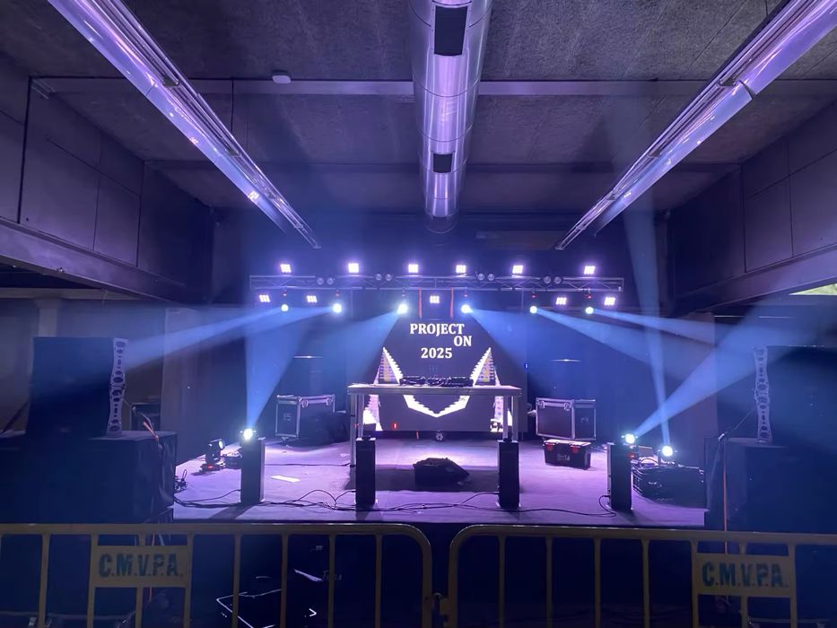 Moving Head mini 7R Beam+Spot 200W LED NOU