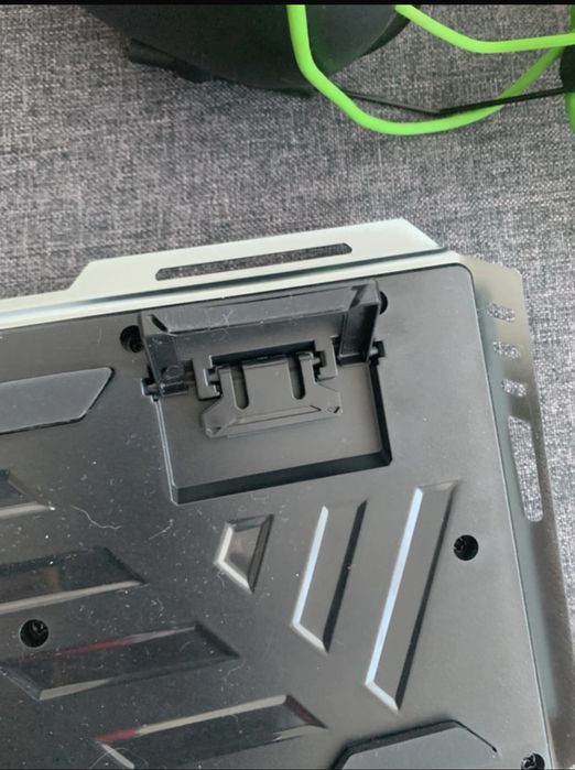 Tastatura si casti cu microfon