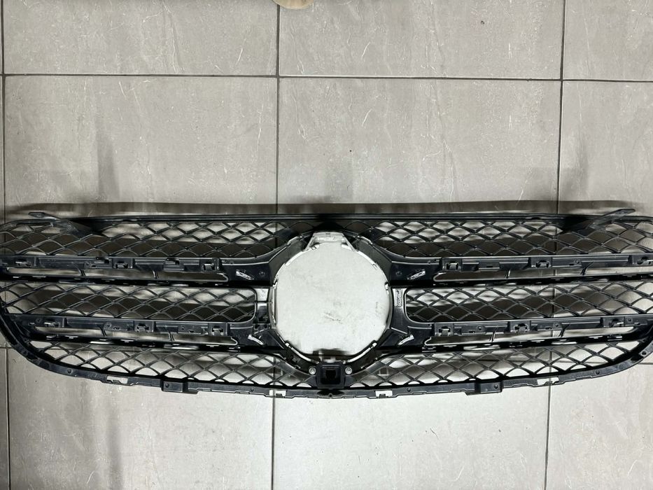 Решетка горна и долна за мерцедес GLC X253 AMG