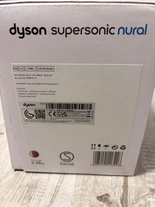 Uscător de păr Dyson Supersonic Nural Nou