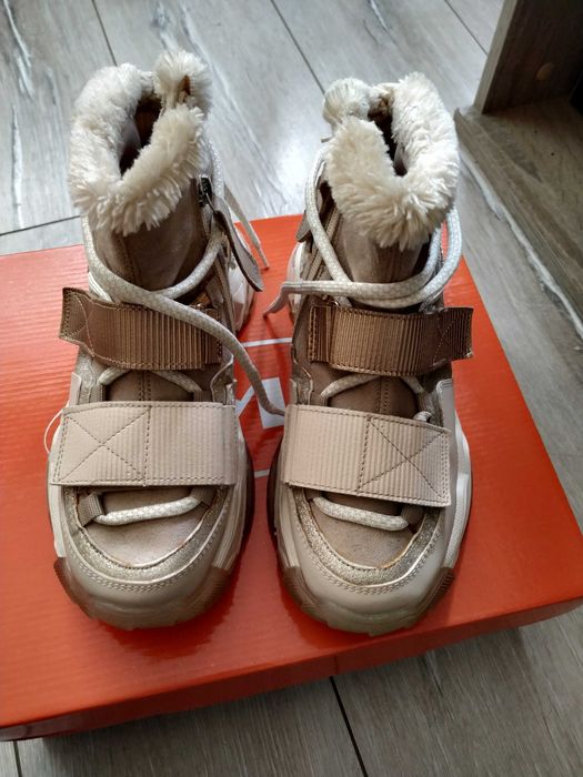 Дамски спортни кецове