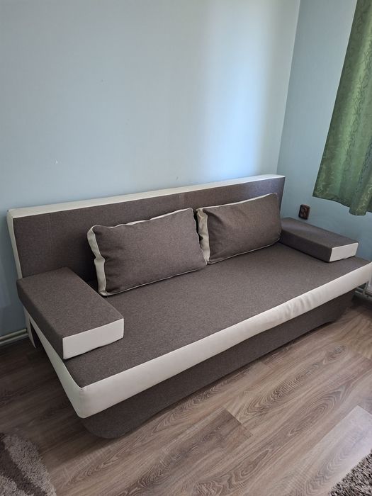 Canapea extensibilă,  în stare bună