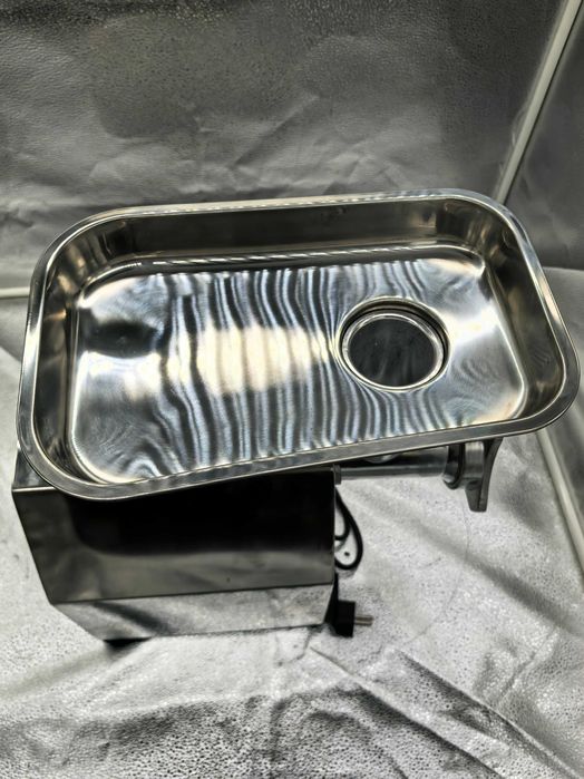 Masina tocat carne profesionala 950W 799 lei