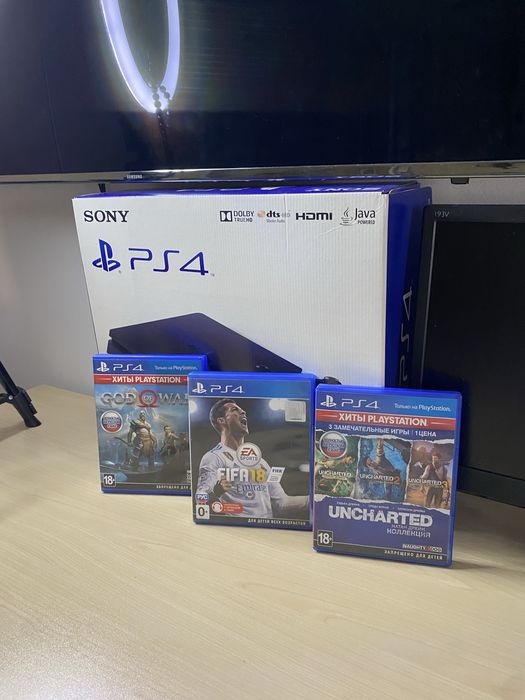 Продам или обменя playstation 4