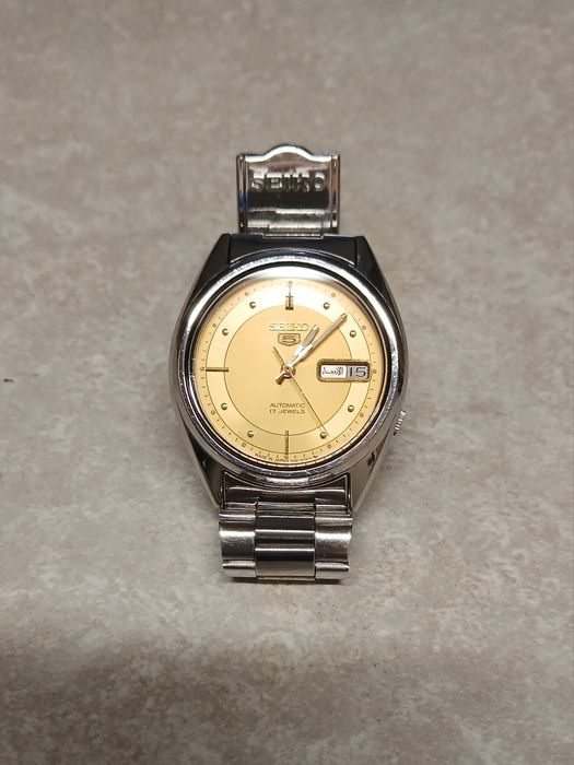 Продавам много запазен Seiko 5 automatic