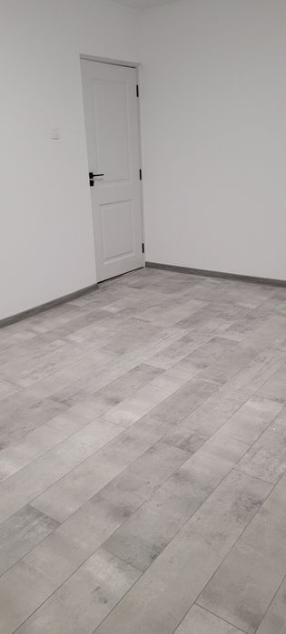 2 camere, Bd.DACIA, stradal,deasupra la notariat,schimb cu garsonieră