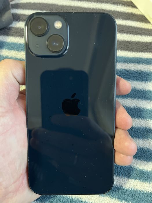 Продаю Айфон 13