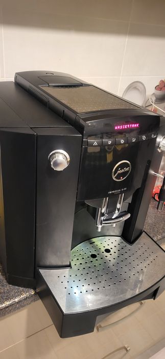 Aparat cafea boabe ,macinata jura xf 50