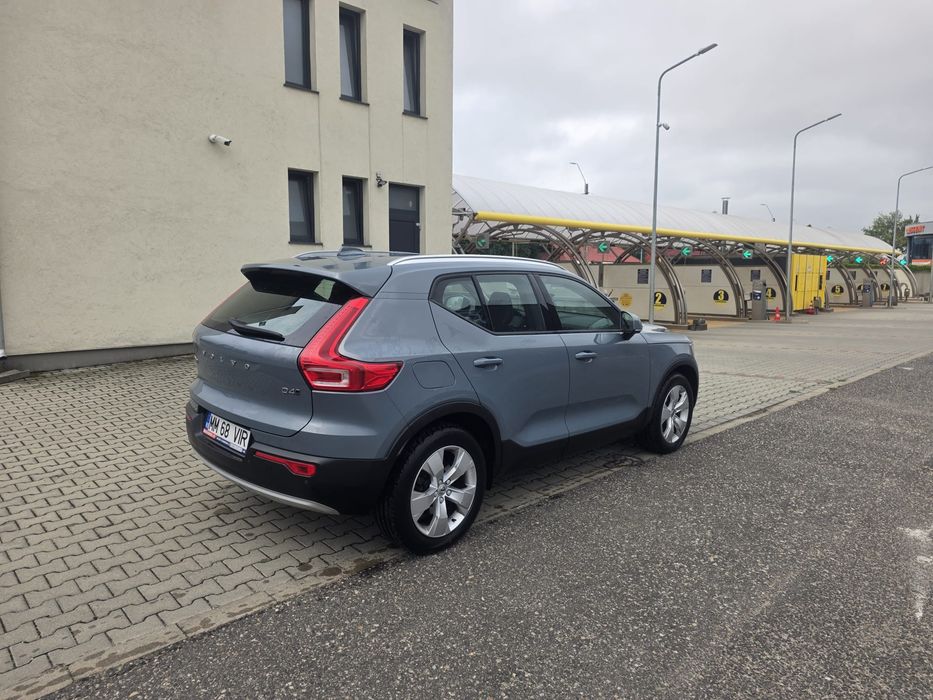 Vând VOLVO XC 40
